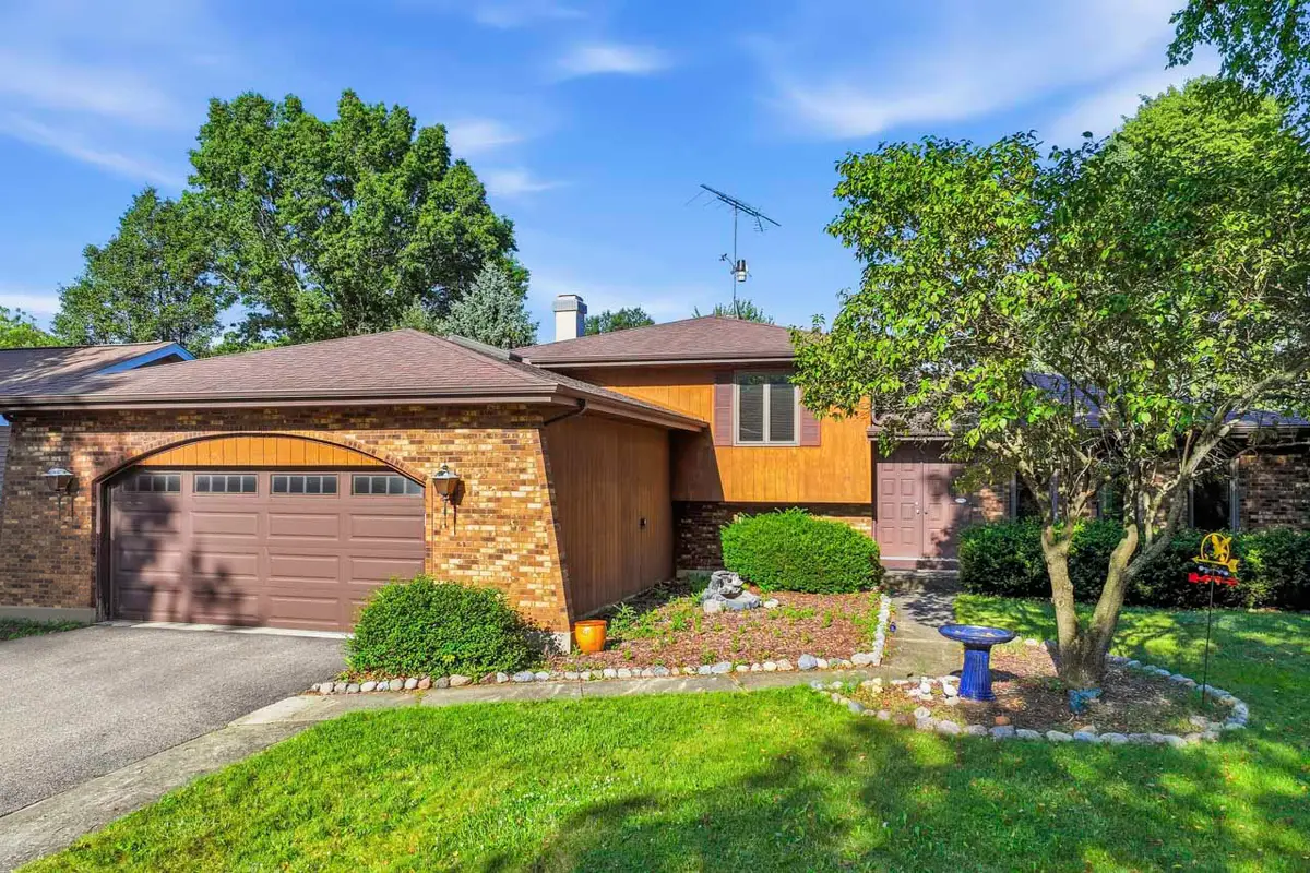 915 Carriage Drive, Algonquin, IL 60102 - #1