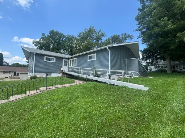 1217 S College Avenue, Aledo, IL 61231