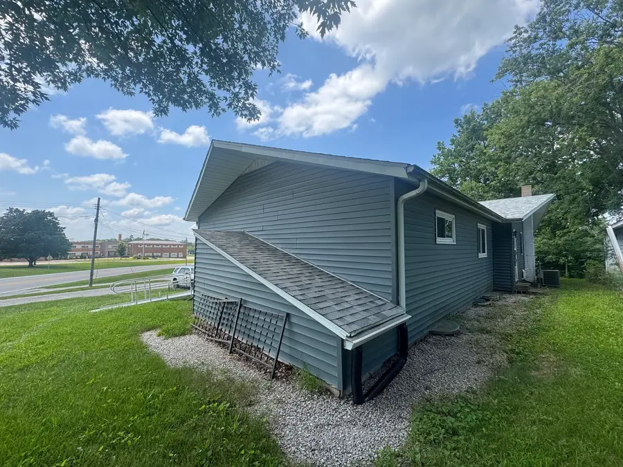 1217 S College Avenue, Aledo, IL 61231 - #2