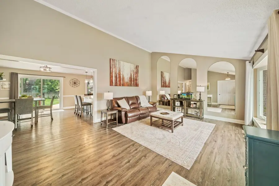 5N506 Santa Fe Trail, Bloomingdale, IL 60108 - #3