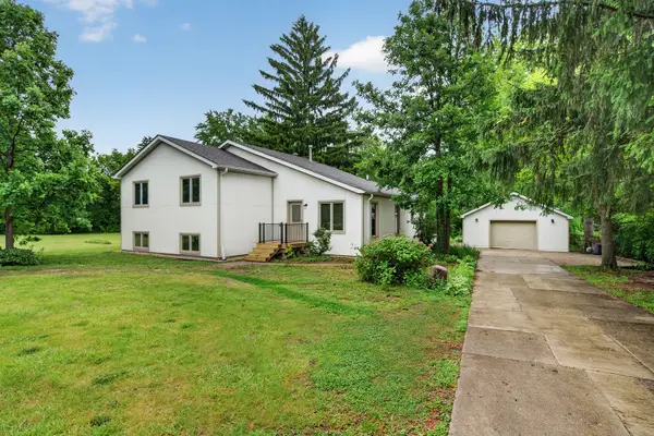33 Valewood Road, West Chicago, IL 60185