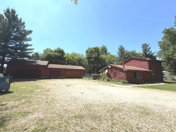 737 A Searls Road, Amboy, IL 61310
