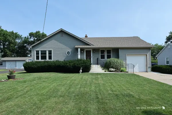 3304 W 3rd Avenue, McHenry, IL 60050