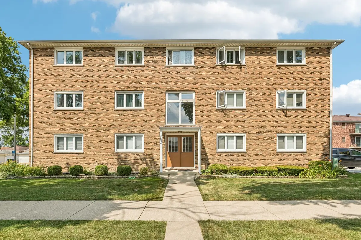 5834 W 77th Street #102, Burbank, IL 60459 - #1