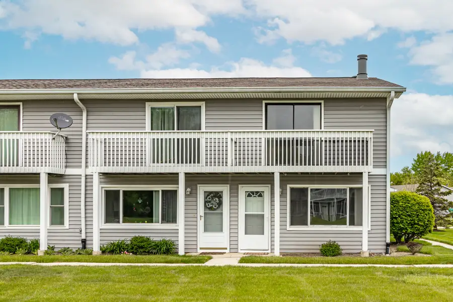 17490 W Chestnut Lane, Gurnee, IL 60031 - #2