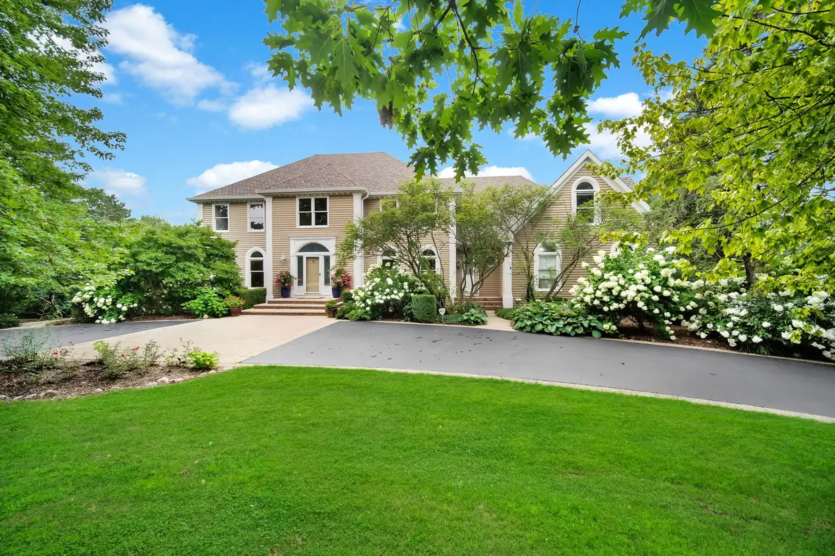 8 Lakeside Drive, South Barrington, IL 60010 - #1