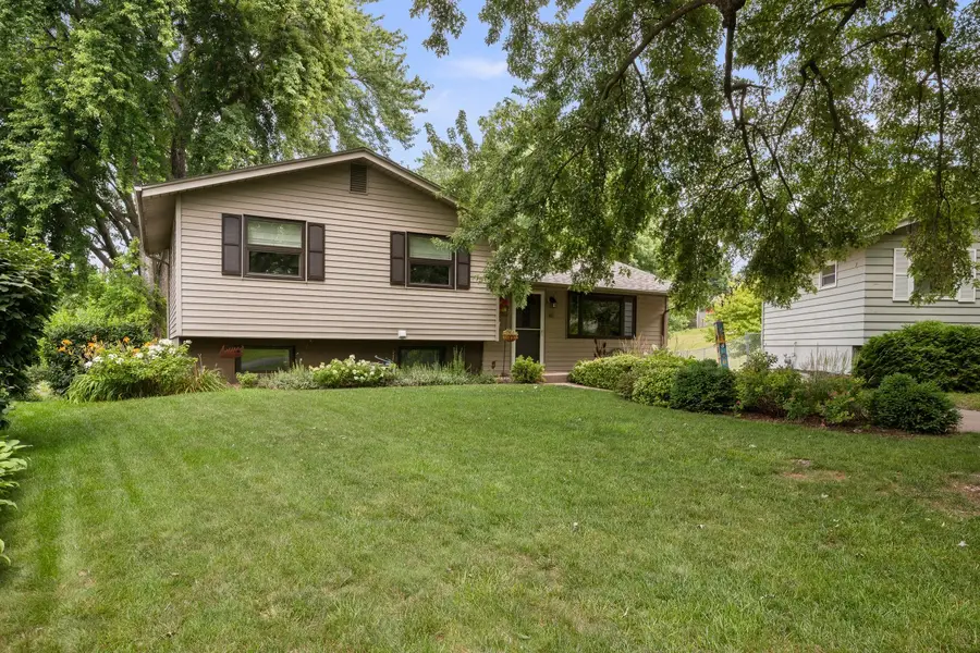 40 Parklane Circle, Bettendorf, IA 52722 - #2