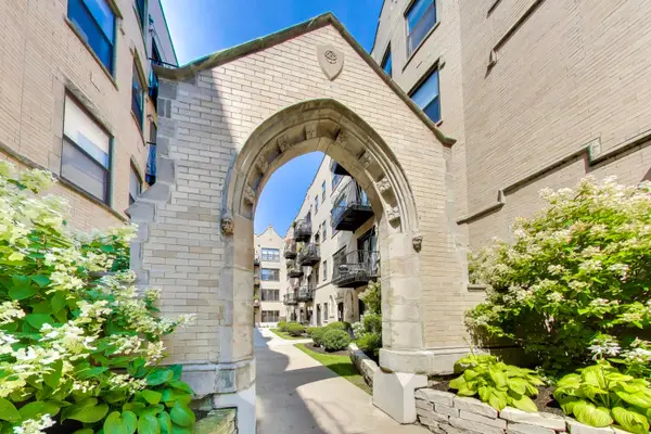 4442 N Damen Avenue #4E, Chicago, IL 60625