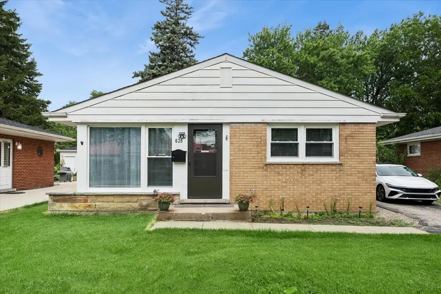 620 N Main Street, Mount Prospect, IL 60056 - #2