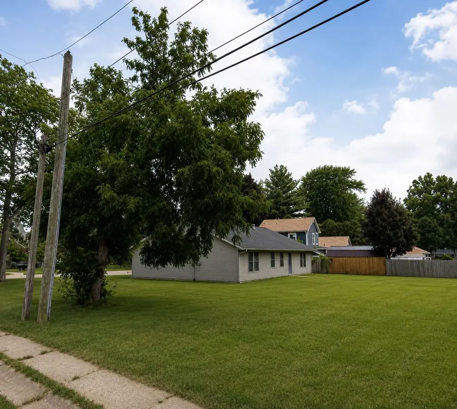 7 Arcade Court, Freeport, IL 61032 - #3