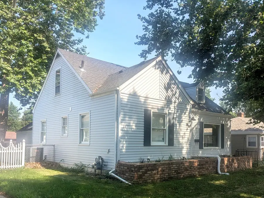 1460 S 6th Avenue, Kankakee, IL 60901 - #3