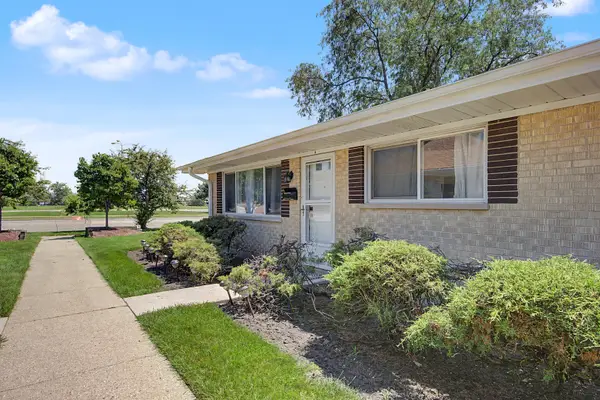 813 Valley Stream Drive #A, Wheeling, IL 60090