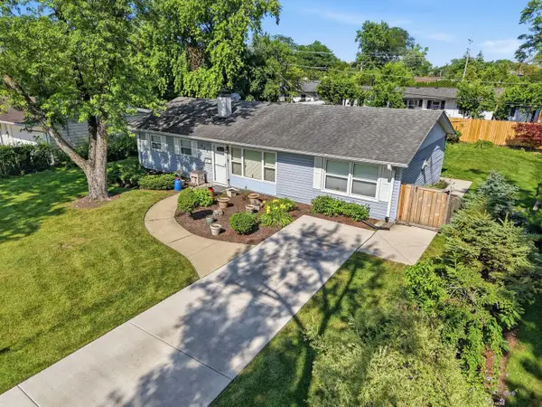 403 Hazelwood Lane, Glenview, IL 60025