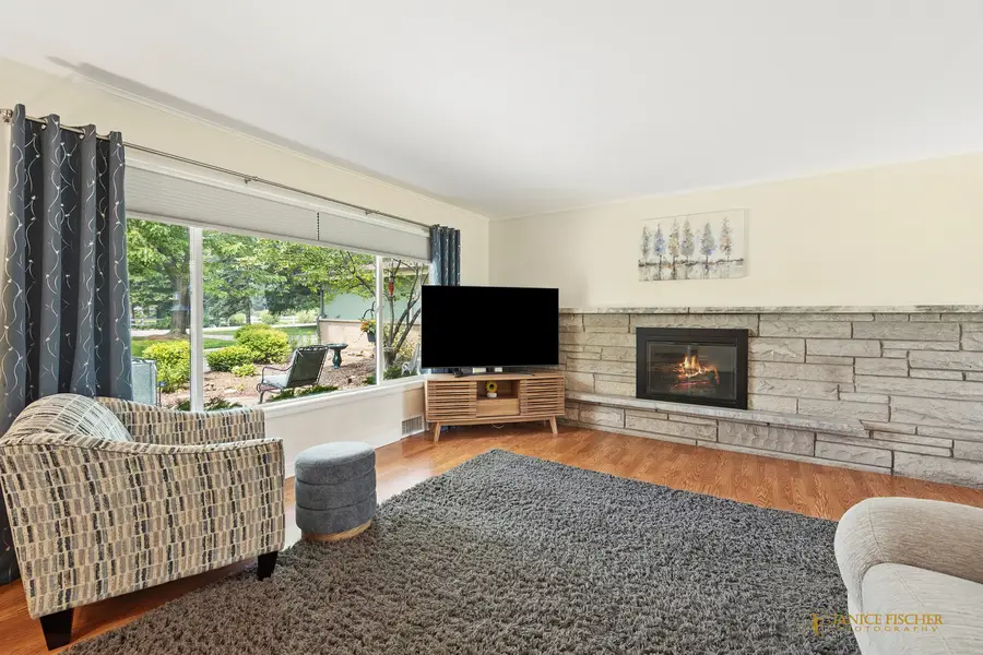 425 Greenwood Lane, Barrington, IL 60010 - #3