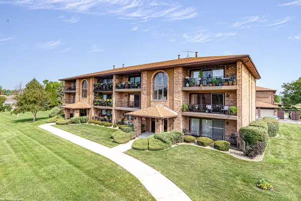 11108 Heritage Drive #2B, Palos Hills, IL 60465