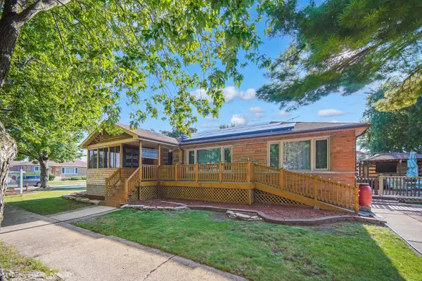 3032 W 100th Place, Evergreen Park, IL 60805