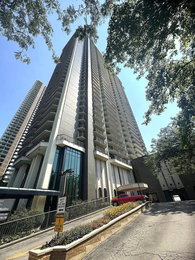 6007 N Sheridan Road #20H, Chicago, IL 60660 - #1