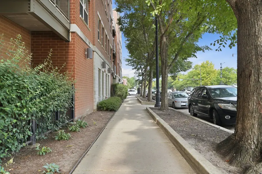 1155 W Roosevelt Road #404, Chicago, IL 60608 - #2