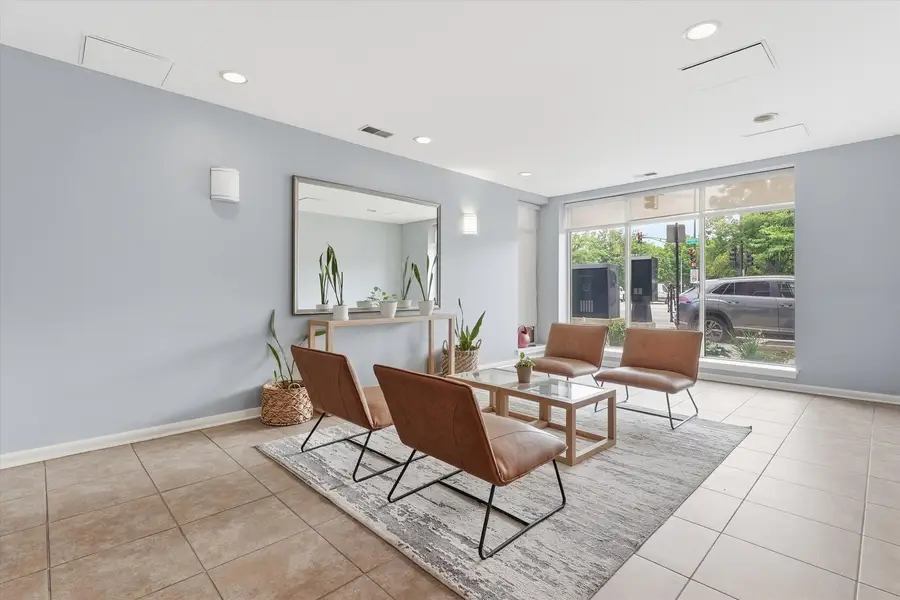 1155 W Roosevelt Road #404, Chicago, IL 60608 - #3