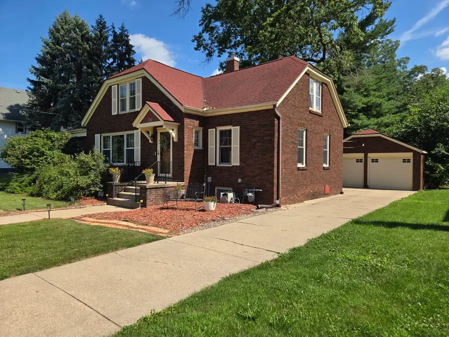 807 W 2nd Street, Rock Falls, IL 61071 - #2