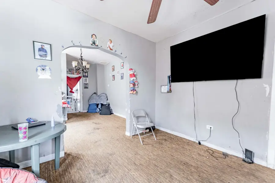 4052 S Campbell Avenue, Chicago, IL 60632 - #3