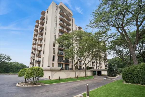 190 S Wood Dale Road #710, Wood Dale, IL 60191