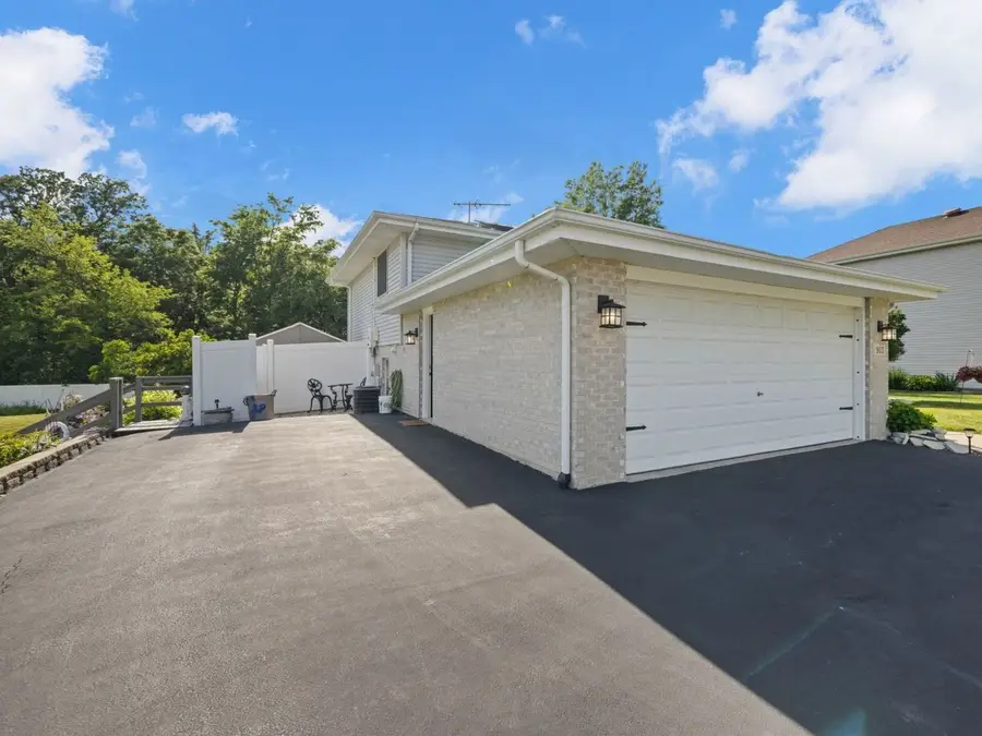 903 Prescott Drive, Joliet, IL 60432 - #3
