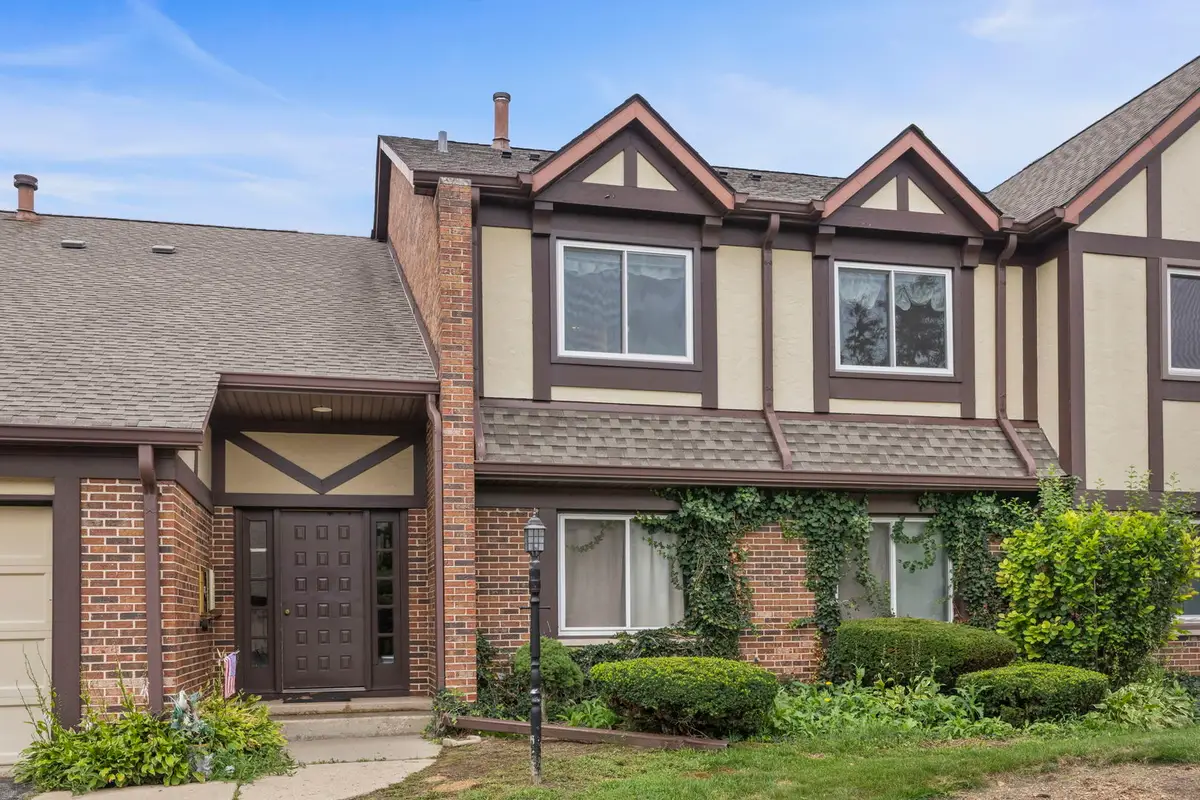 407 Ramblewood Drive #D, Glen Ellyn, IL 60137 - #1