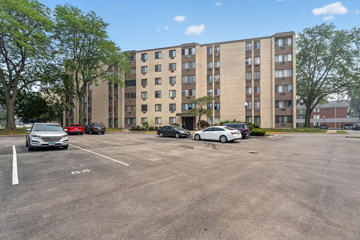 9745 S Karlov Avenue #205, Oak Lawn, IL 60453 - #1