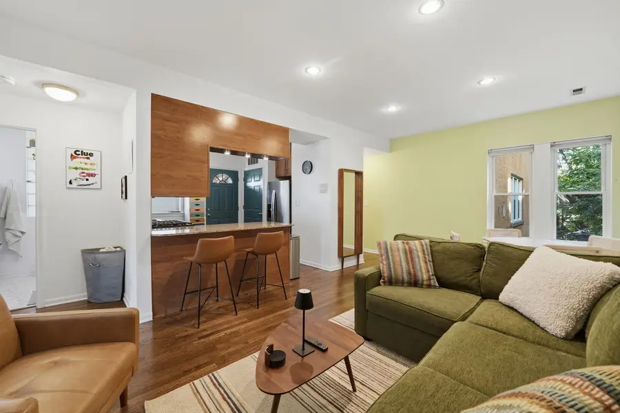 1733 W Catalpa Avenue #1, Chicago, IL 60640 - #2