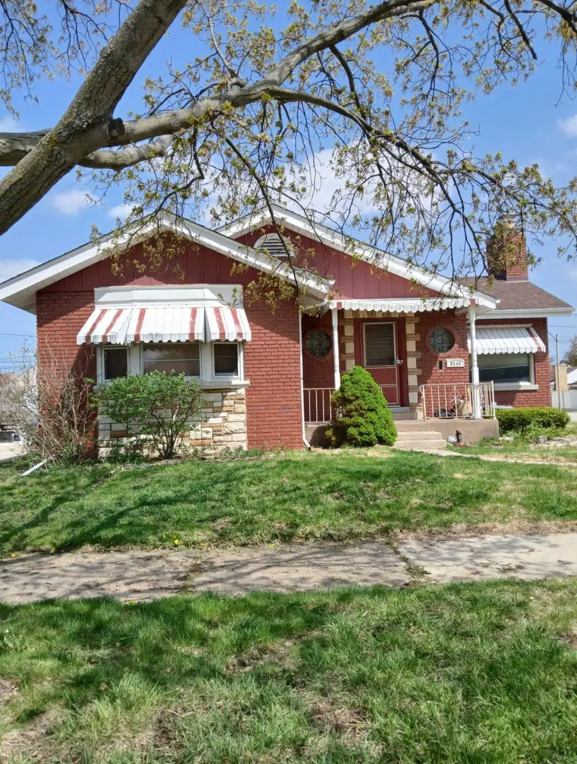 9549 S Richmond Avenue, Evergreen Park, IL 60805 - #1