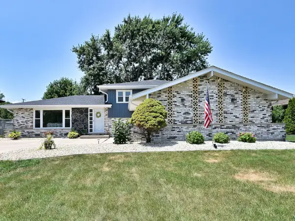 7014 Wilcox Avenue, Darien, IL 60561