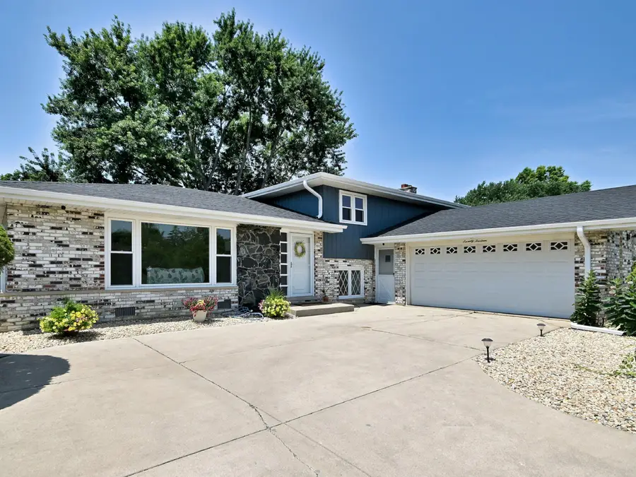 7014 Wilcox Avenue, Darien, IL 60561 - #2