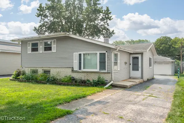 579 Coolidge Avenue, Glen Ellyn, IL 60137
