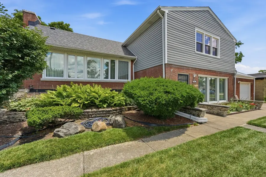 9817 Tulley Avenue, Oak Lawn, IL 60453 - #3