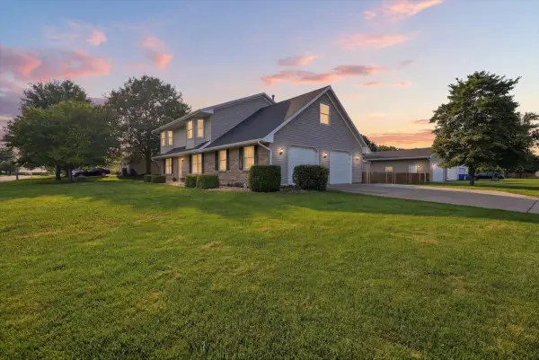 506 Havens Drive, Hudson, IL 61748