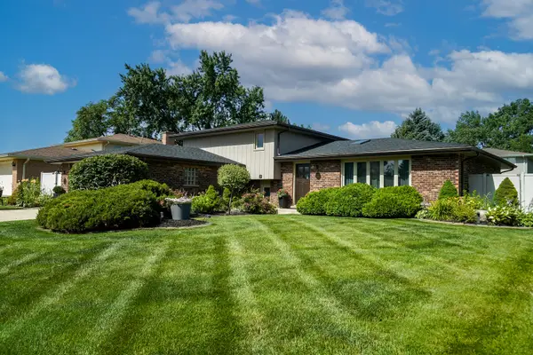 13940 Charleston Drive, Orland Park, IL 60462