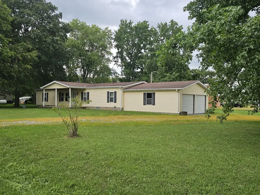 311 S Sycamore Street, Keenes, IL 62851 - #3