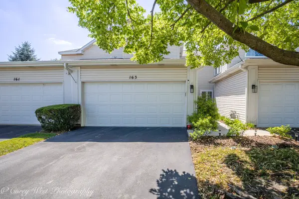 163 N Barton Trail, Batavia, IL 60510