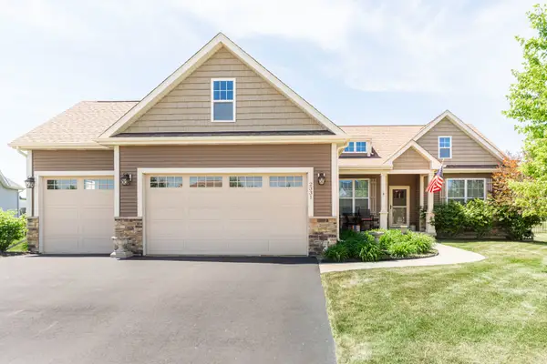 2331 Coventry Circle S, Sycamore, IL 60178