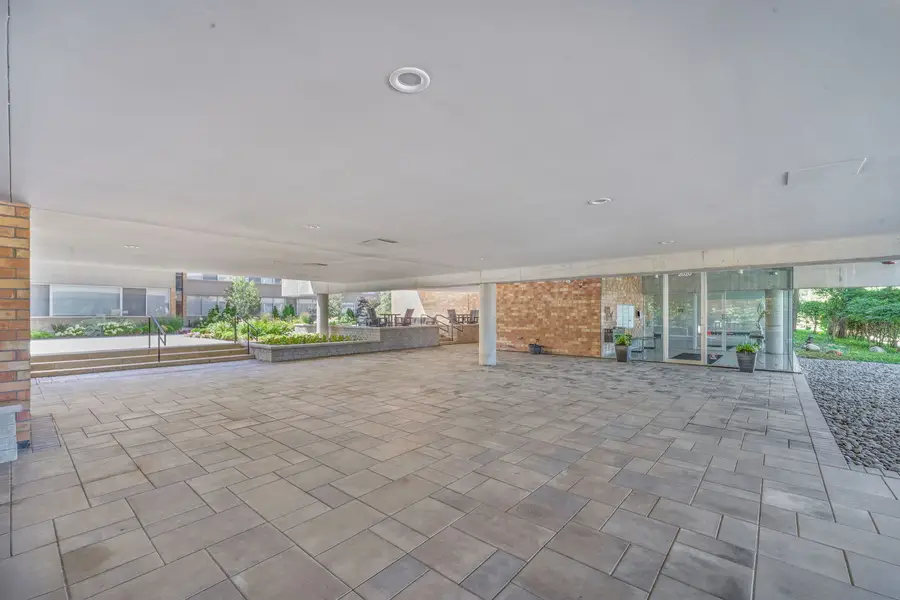2020 St Johns Avenue #207, Highland Park, IL 60035 - #2