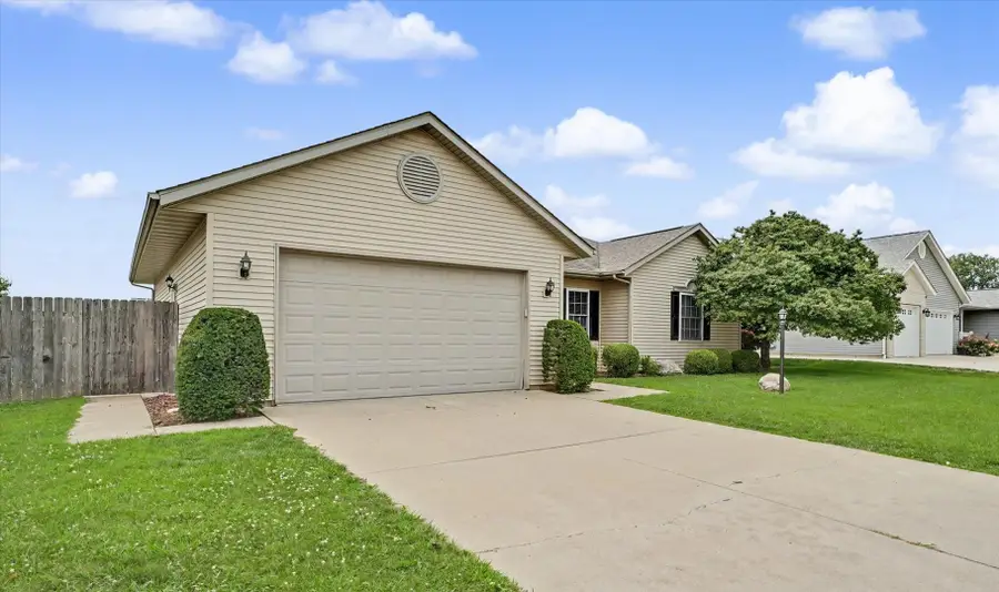 1203 Edgeview Drive, Mahomet, IL 61853 - #3