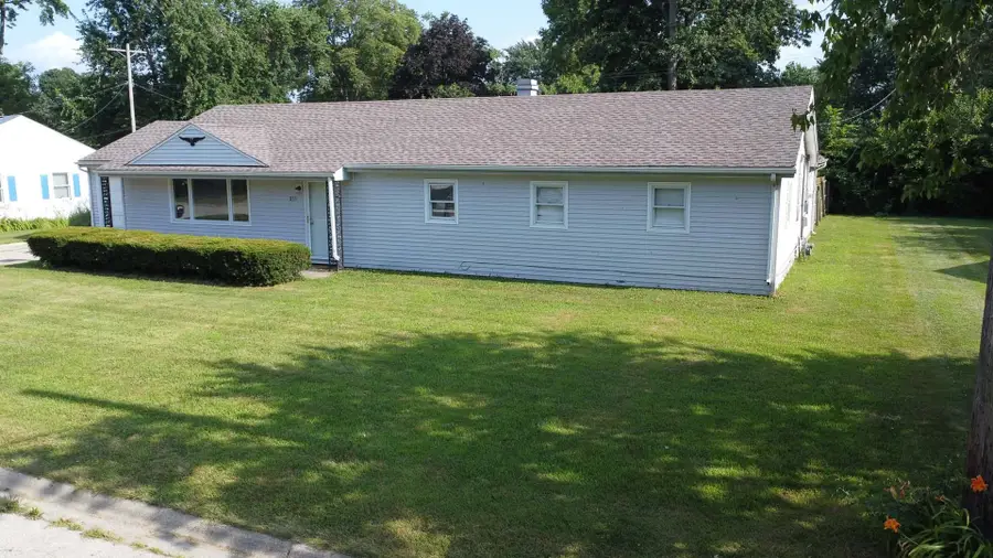 835 E Locust Street, Watseka, IL 60970 - #2