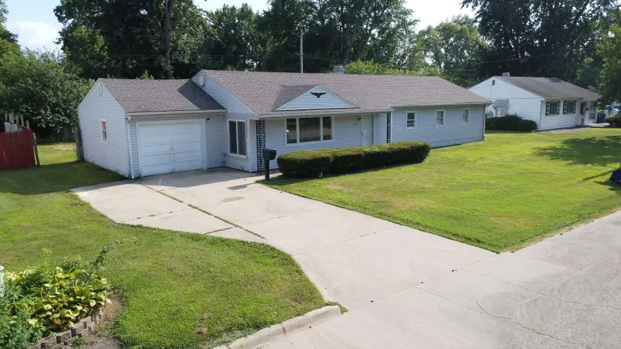 835 E Locust Street, Watseka, IL 60970 - #3