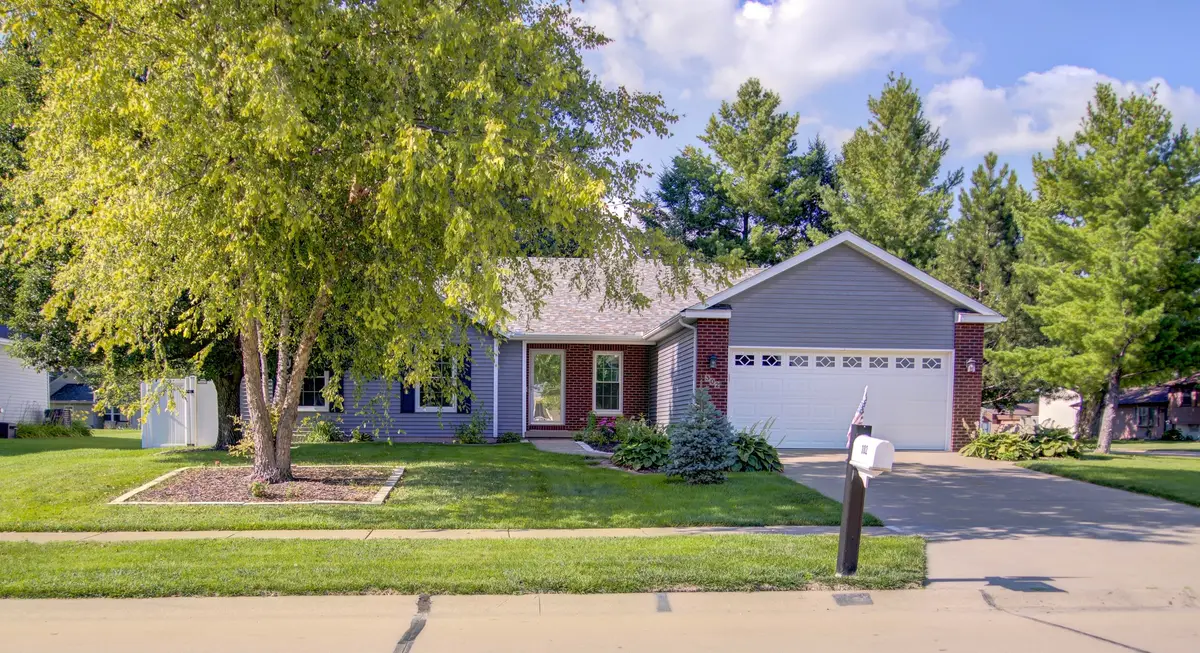 302 Pinehurst Drive, Eldridge, IA 52748 - #1