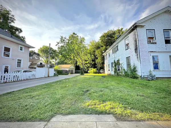 422 North Avenue, Aurora, IL 60505