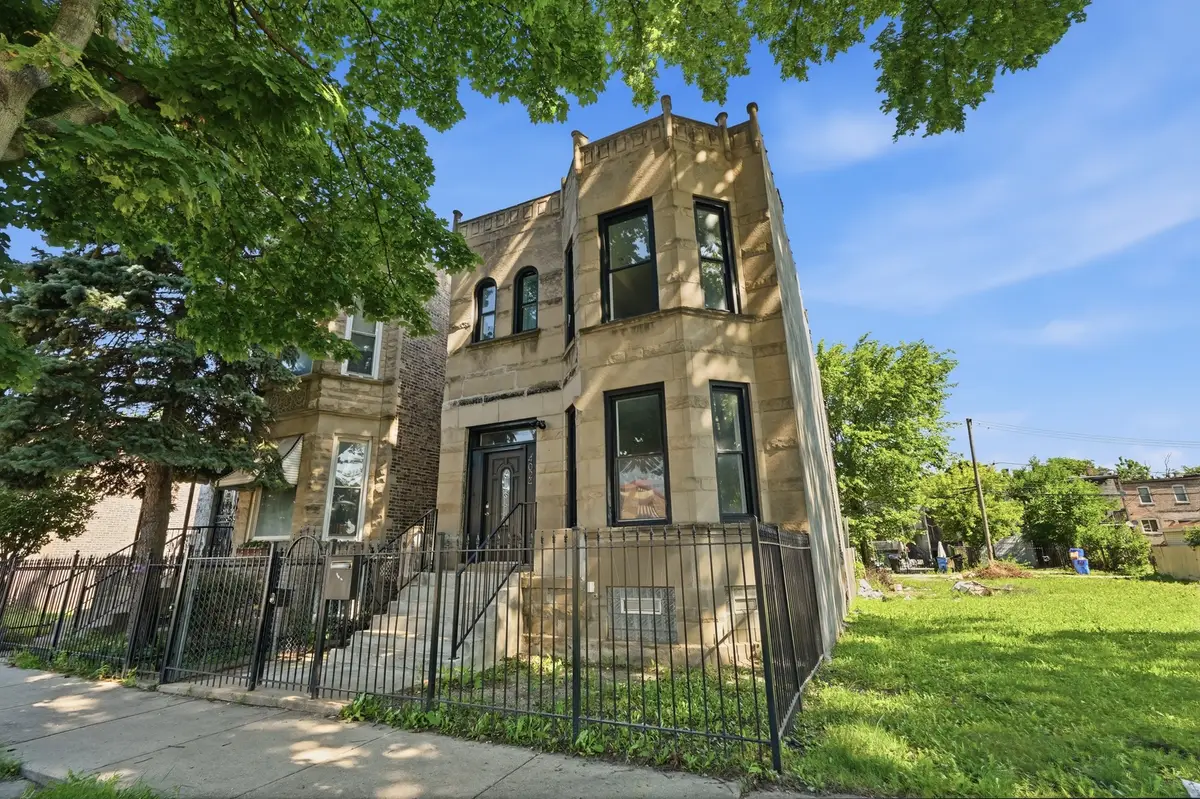 4024 W Arthington Street, Chicago, IL 60624 - #1