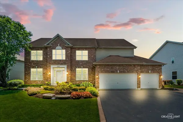 390 Bloomfield Circle E, Oswego, IL 60543