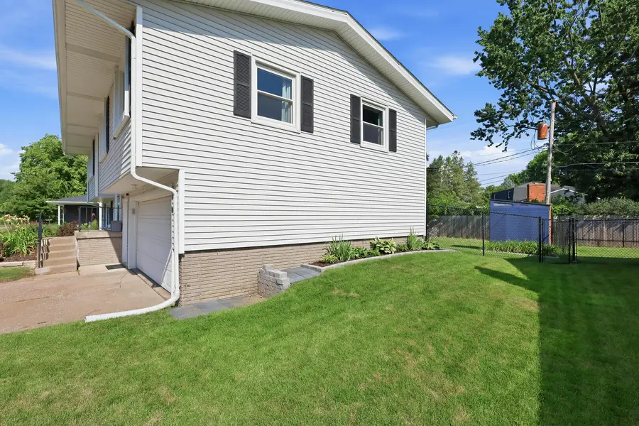 2212 E 31st Street, Davenport, IA 52807 - #3