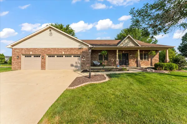1807 Cypress Pointe Court, Mahomet, IL 61853